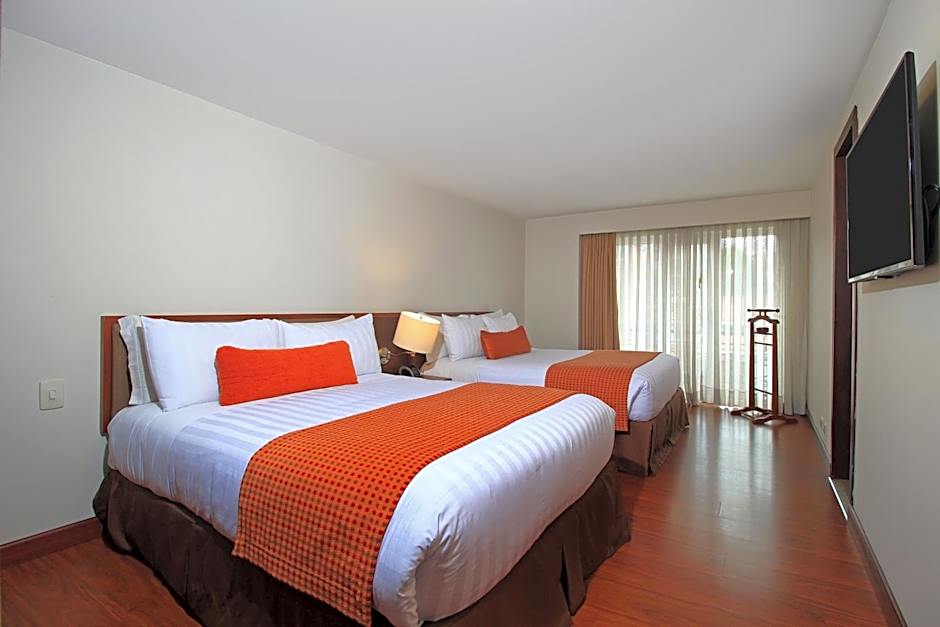 Hotel Windsor House Inn By GEH Suites