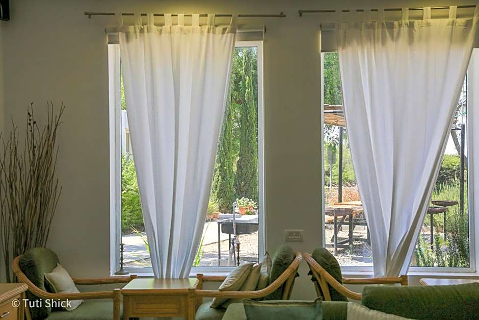 Mandara - Country Lodging
