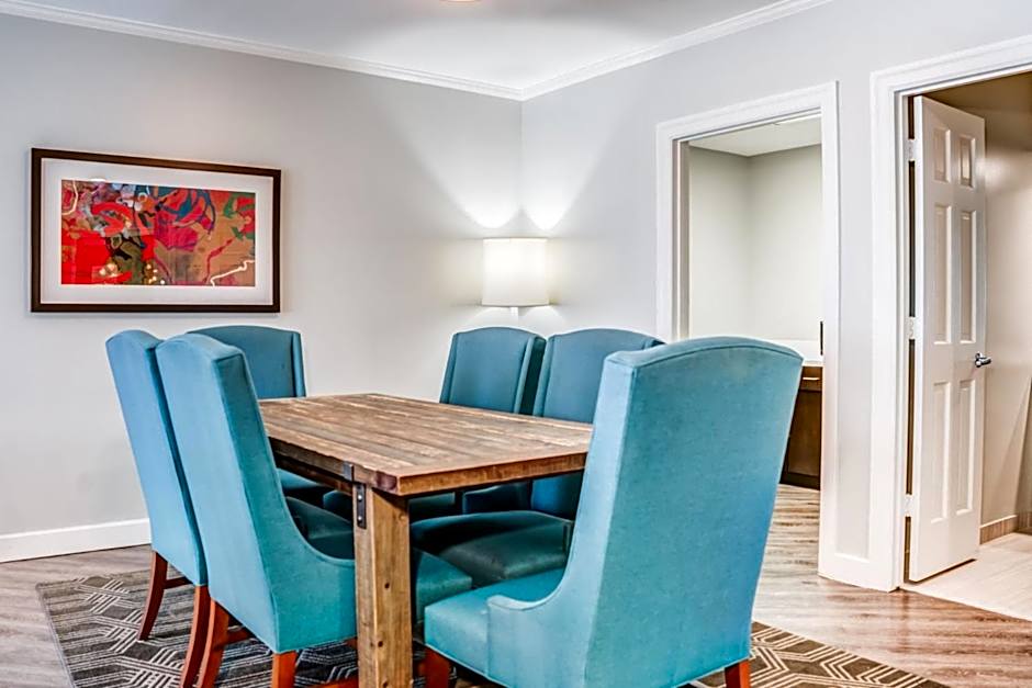 Hotel Indigo Atlanta-Vinings Ballpark Area by IHG