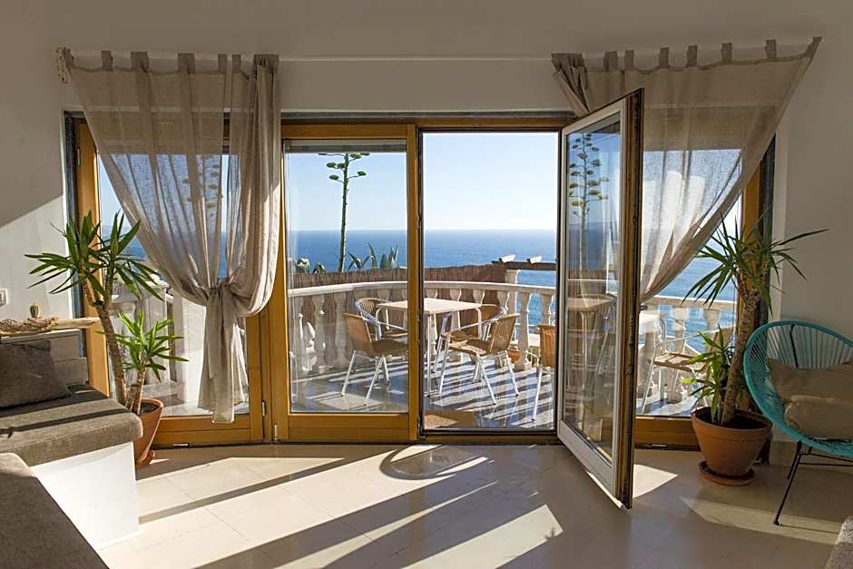 Laneez Ericeira Surf House