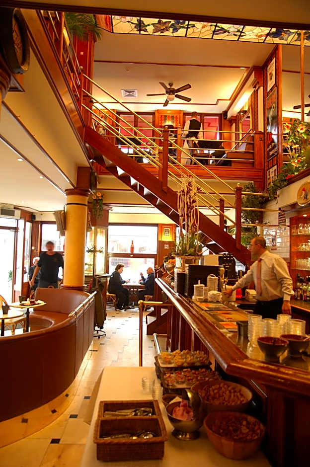Hotel Leo Station et Annexes