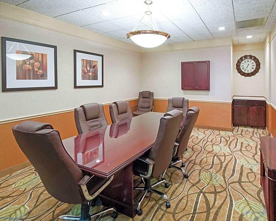 Comfort Suites Parkersburg South