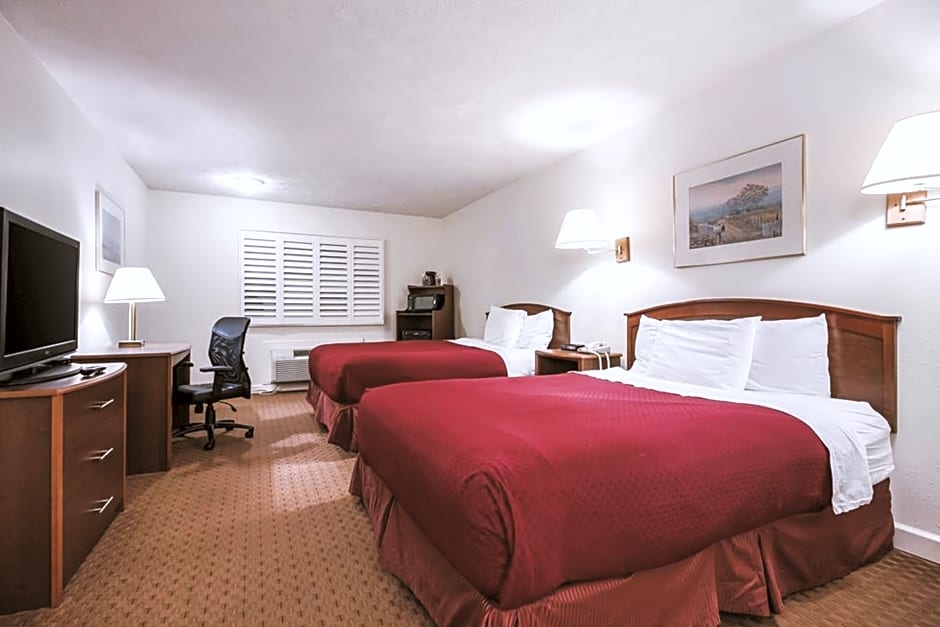 Sky Palace Inn & Suites McCook – McCook, NE