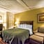 Quality Inn & Suites At Tropicana Field