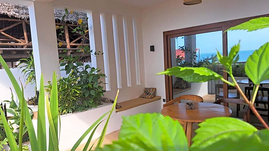 Aluna Beach Apartments