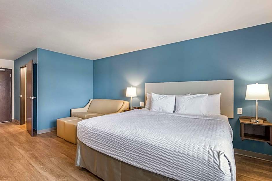 WoodSpring Suites Chicago Midway