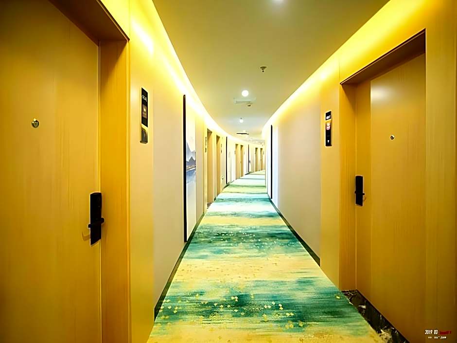 VX Wuxi Jiangyin High-tech Zone Panlongshan Park Hotel