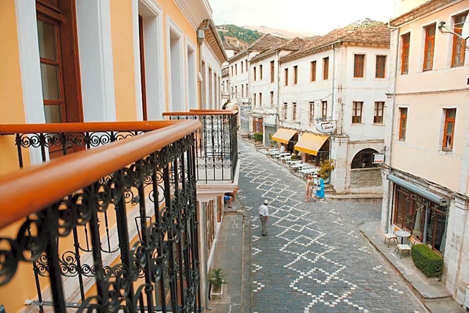 Hotel Argjiro