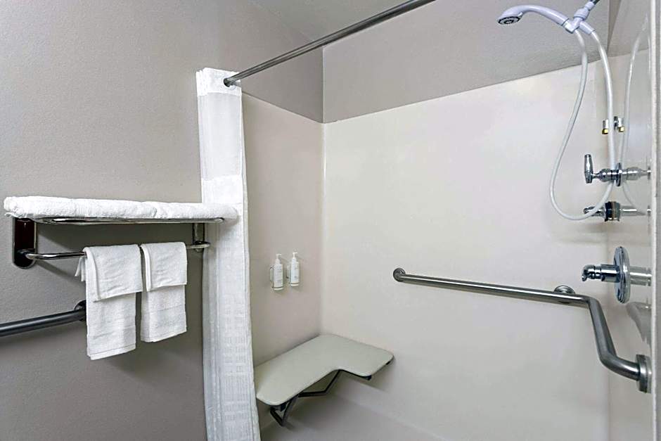 Days Inn by Wyndham Jackson Downtown