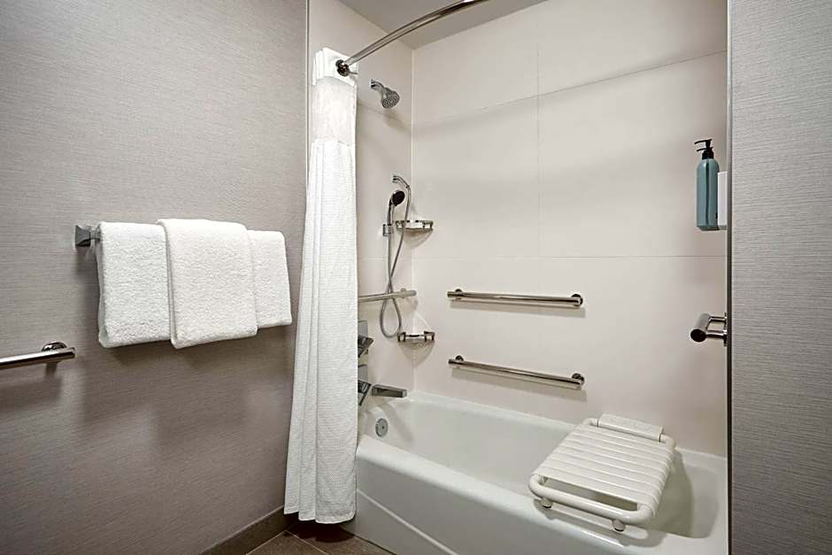Courtyard by Marriott Kansas City Overland Park/Metcalf, South of College Boulevard