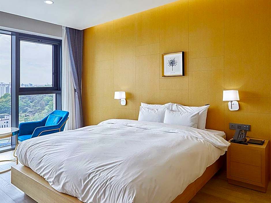 CS Hotel
