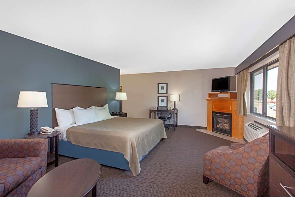 AmericInn by Wyndham North Branch