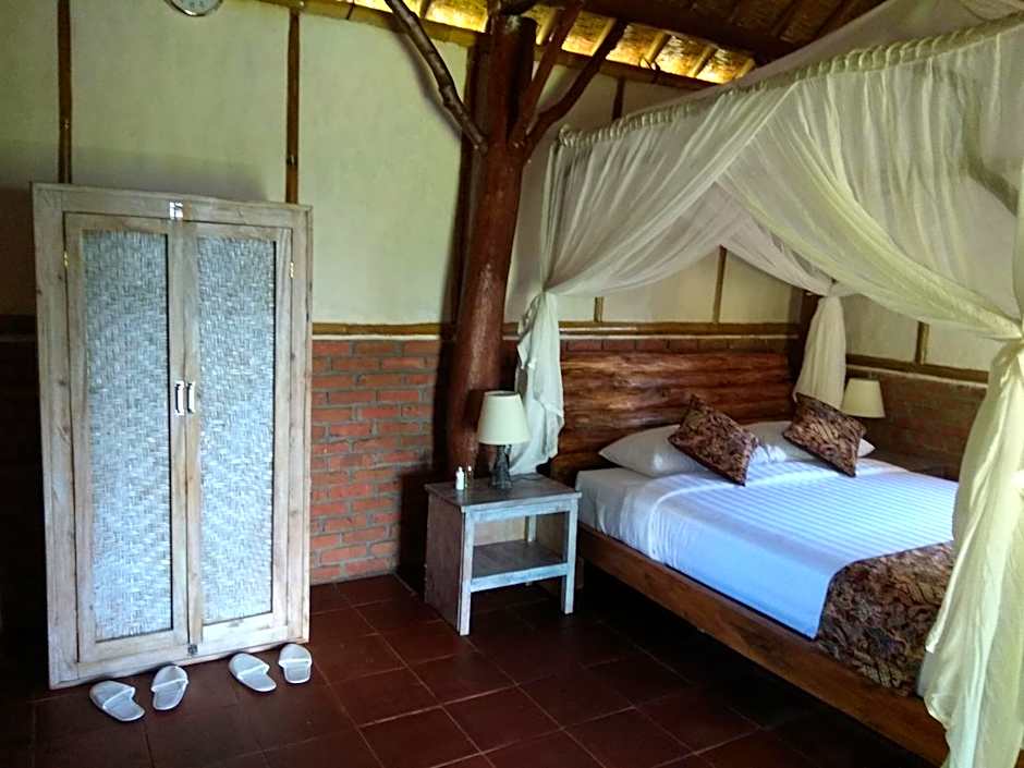 Bali mountain forest cabin
