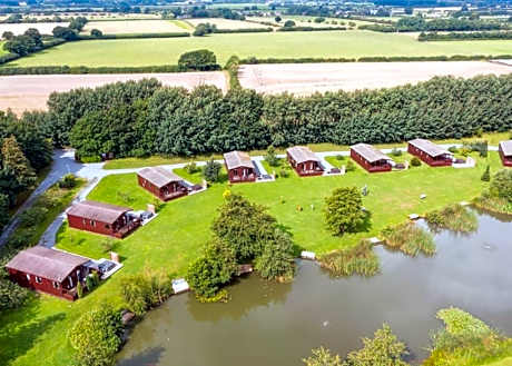 Paradise Lakeside Lodges