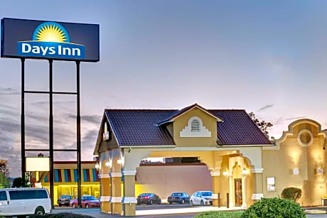 Days Inn by Wyndham Louisville Airport Fair and Expo Center