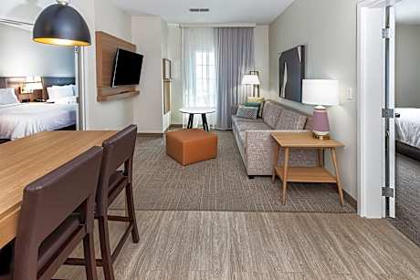 1 King 2 Queen Beds 2 Bedroom Suite