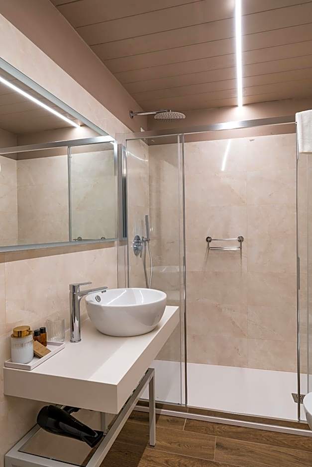 GOGO` Boutique Hotel