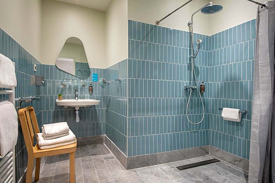 Hotel Magenta 38 by Happyculture