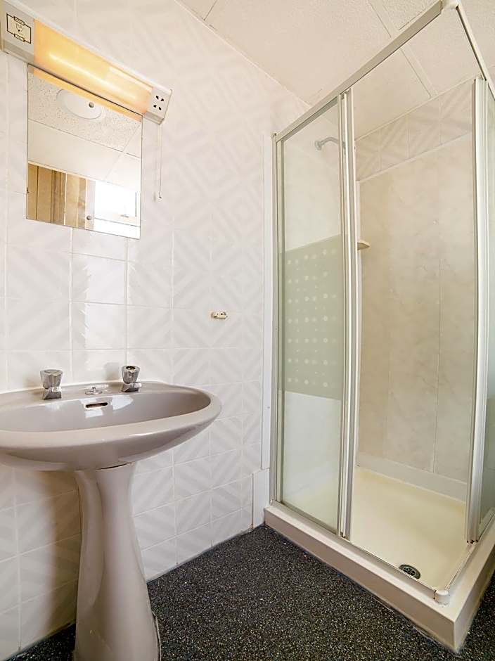 OYO The Golden Cheval Hotel