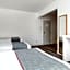Cardiff Riverside Hotel by Belvilla