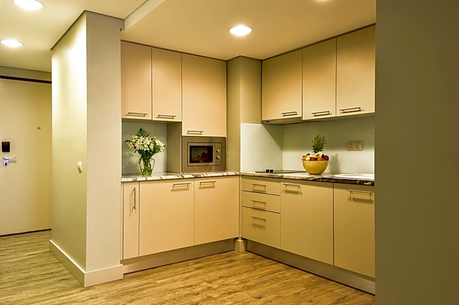 Aqualuz Lagos by The Editory