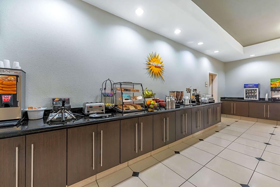 La Quinta Inn & Suites by Wyndham Orange