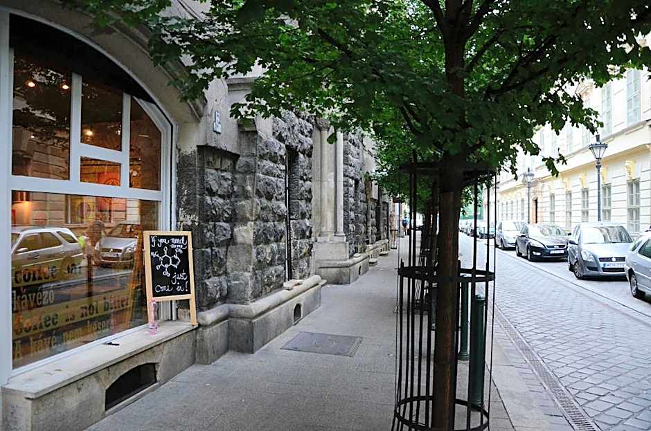 Guest Rest Studio Apartments