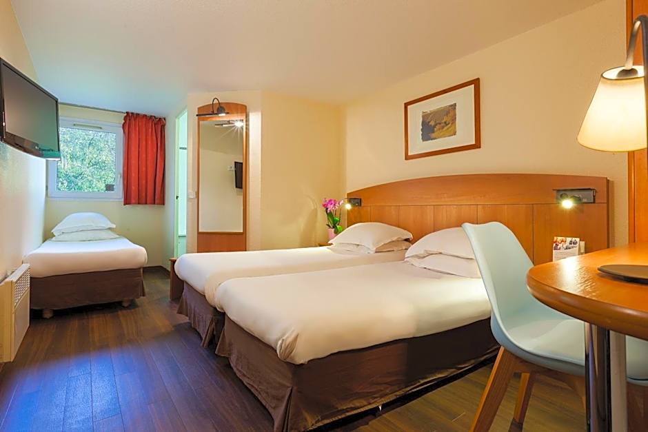 Photo 1 of 6 of Triple Room - Non Smoking