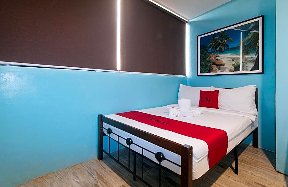 RedDoorz @ EDSA Pasay