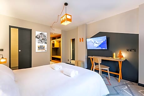 Double or Twin Room with Shower