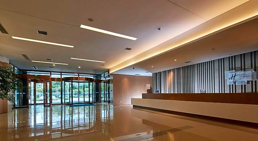 Holiday Inn Express Luoyang Yichuan By IHG