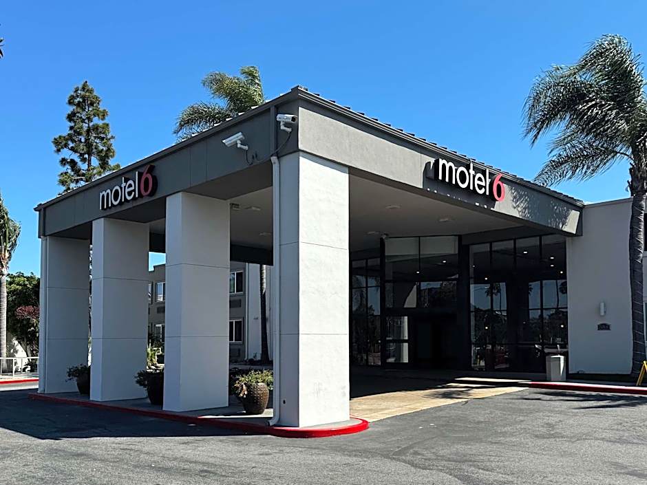 Motel 6 Carson