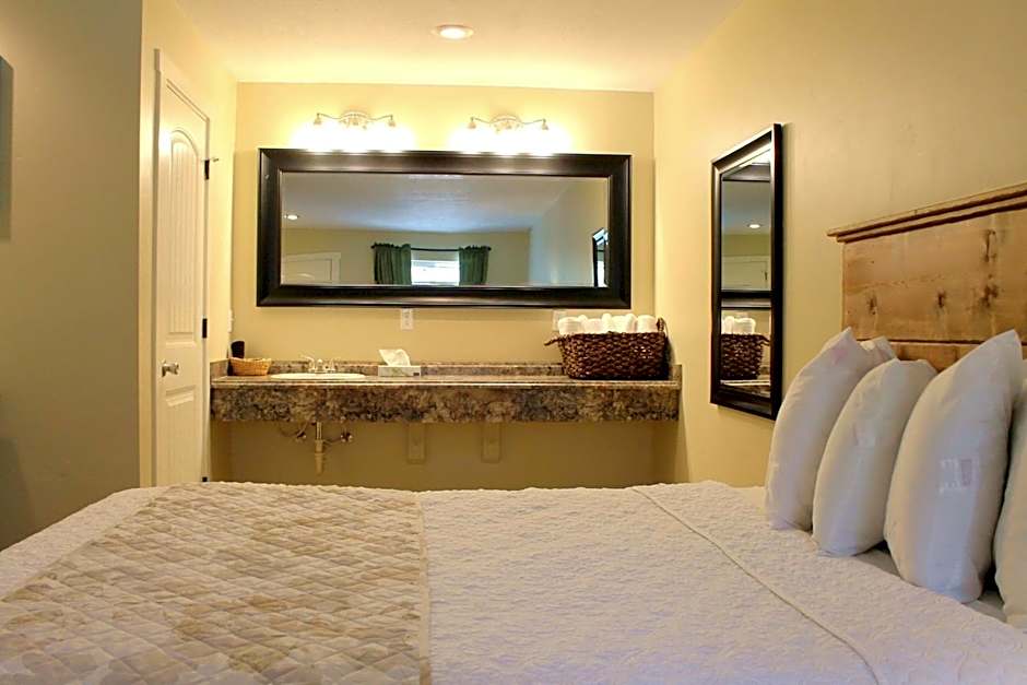 Moose Creek Inn