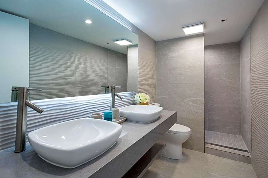 Executive Hotel Suite Downtown Free Parking