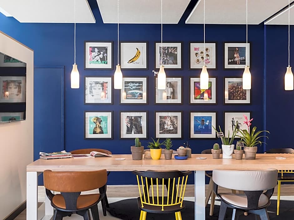 Holiday Inn - the niu, Dairy Haarlem By IHG