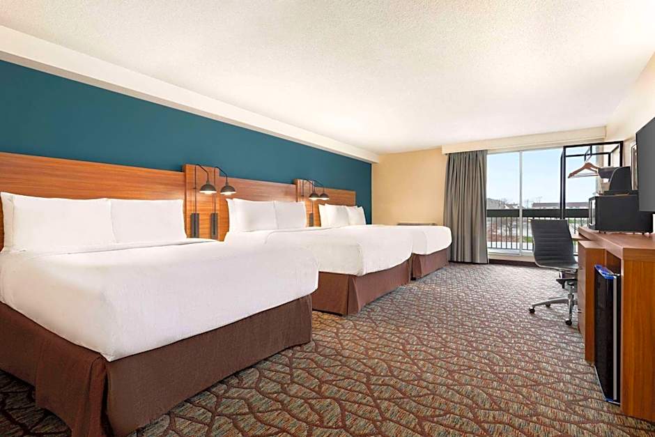 Wyndham Garden Niagara Falls Fallsview