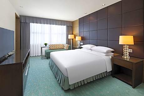 Deluxe Room, 1 King Bed, City View