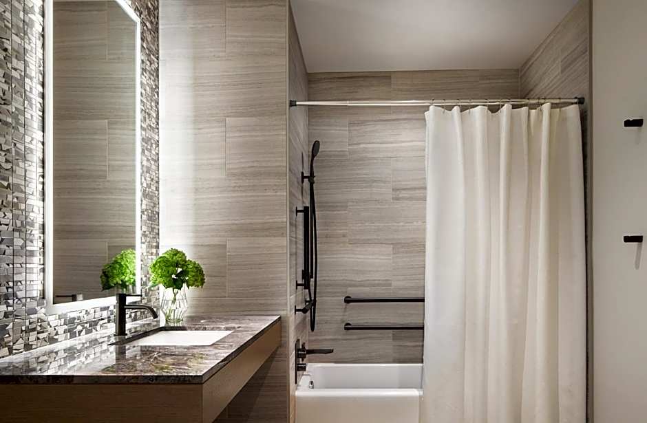 InterContinental Seattle Bellevue, by IHG