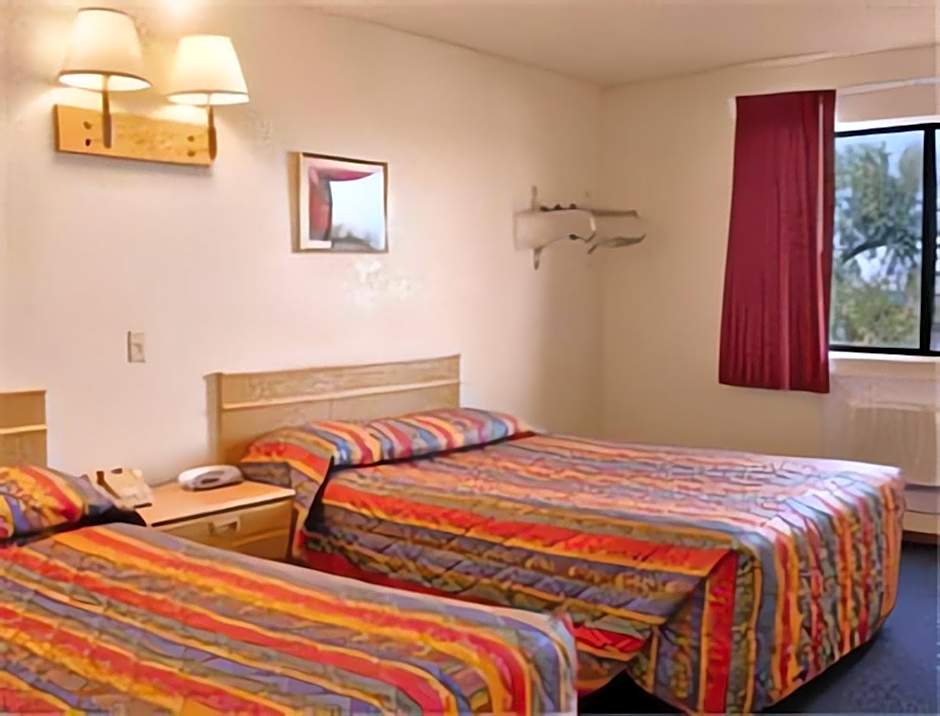 Super 8 by Wyndham Lake Havasu City