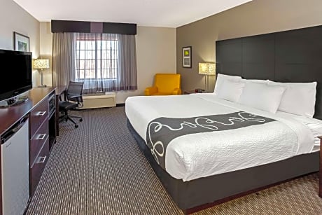 1 King Bed, Non-Smoking