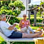 Ascona Lodge, Pool & Garden Retreat