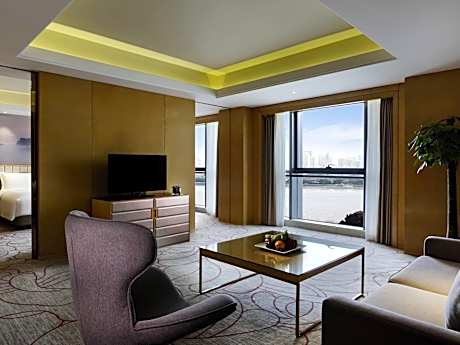 Executive King Suite with River View