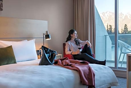 Special Offer - Queenstown Family Package (including Valet parking and breakfast)