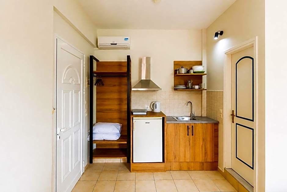 Nikos Villas - Poolside Getaways in Kavos, Corfu