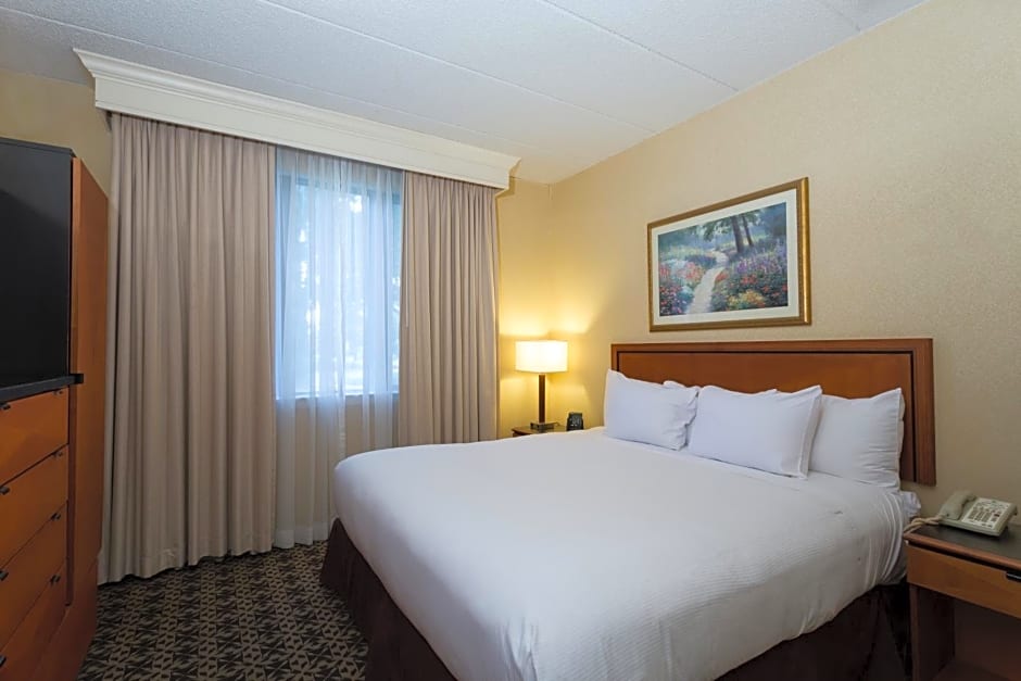 DoubleTree Suites by Hilton Mount Laurel