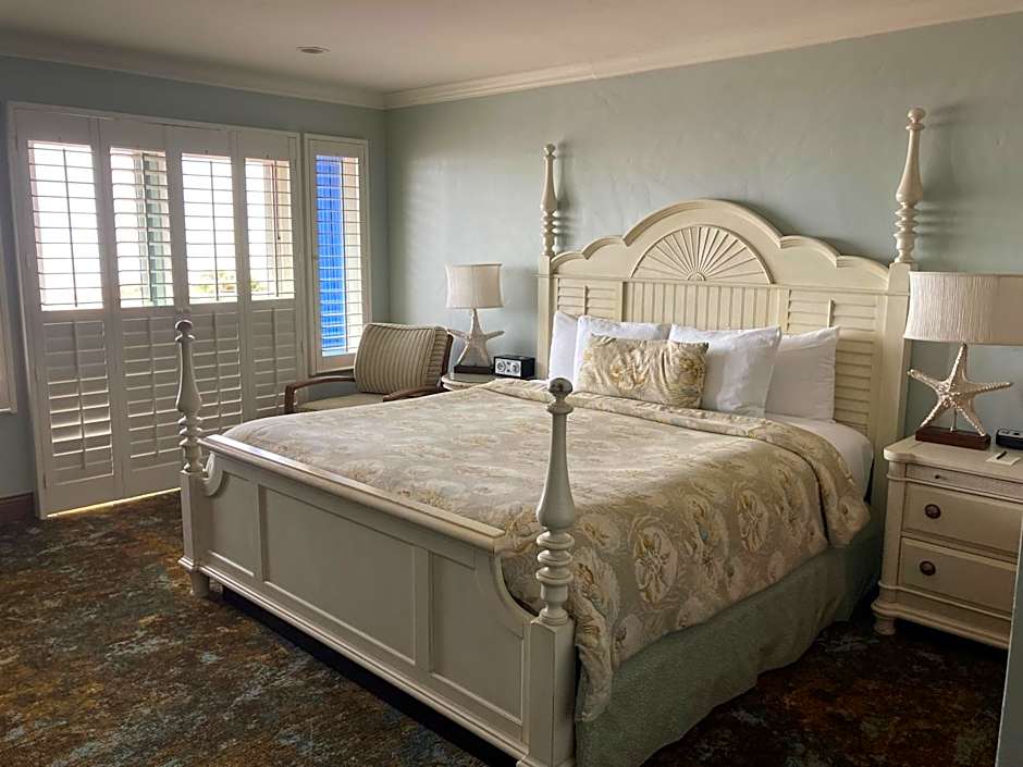 Blue Dolphin Inn
