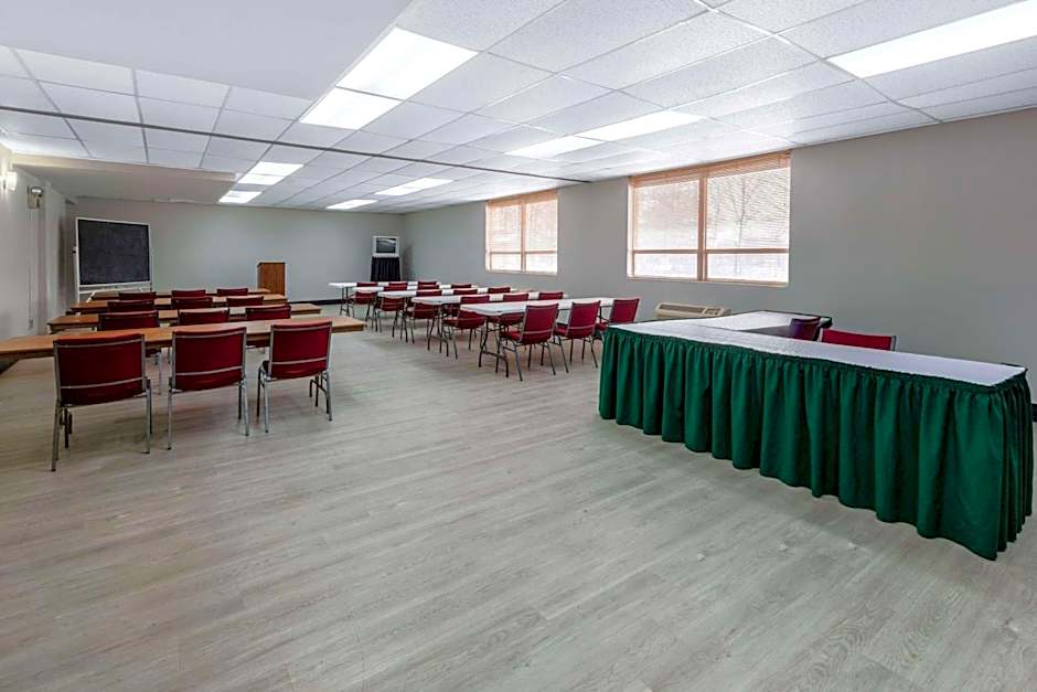 Travelodge by Wyndham Cleveland Airport