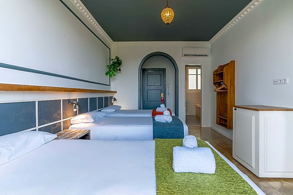 Casa Gracia Barcelona Hostel