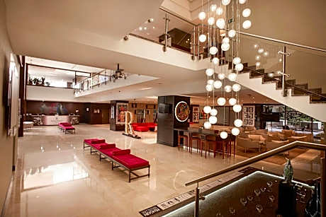 Renaissance by Marriott Caracas La Castellana Hotel