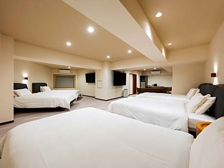 [Sora] Western-Style Room with Tatami Area with Indoor Bathroom